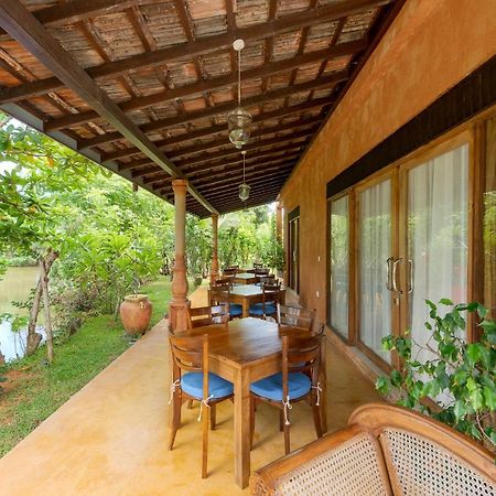 D Canal House Mirissa Exterior photo